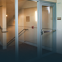 Двери дымонепроницаемые из алюминия